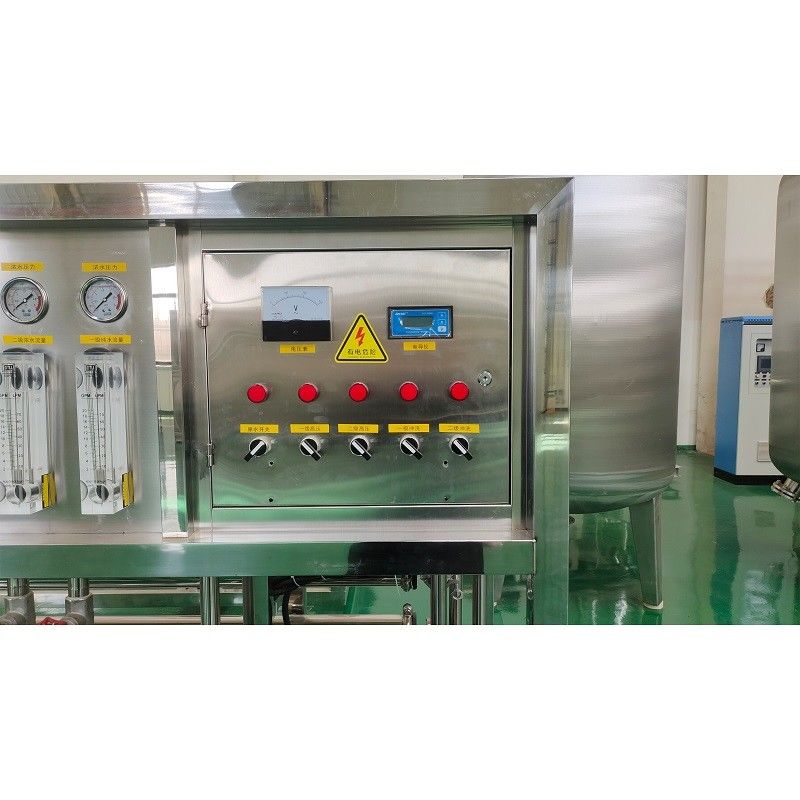 10-40C Wassertemperatur 2TPH-Wasserreinigungsanlage mit zweistufiger RO-Behandlung