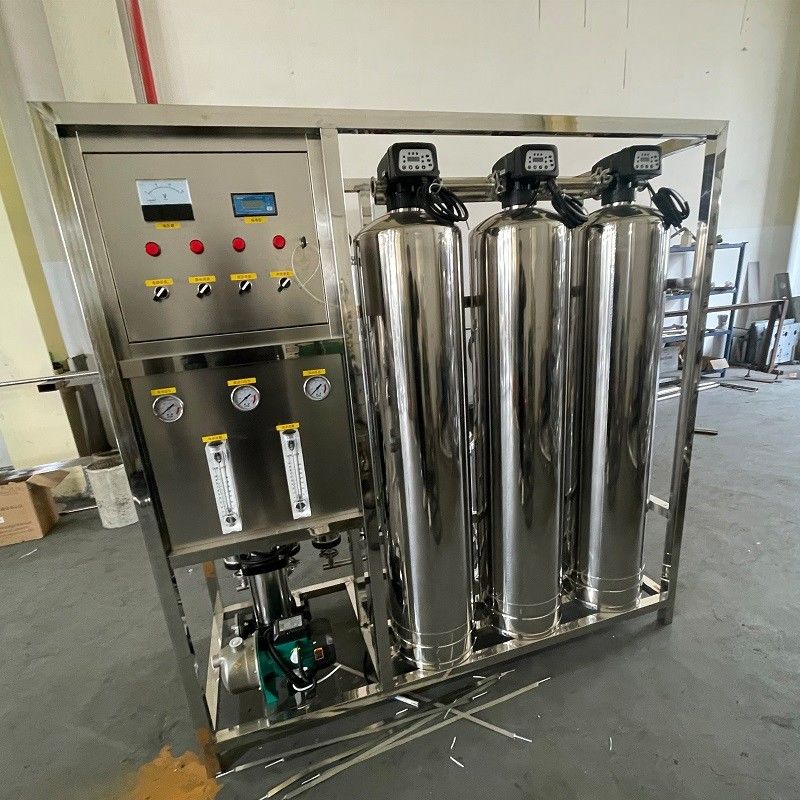 Industrielles RO-Wasserfiltersystem mit Aktivkohlenstofffilter und Wasserreinigung